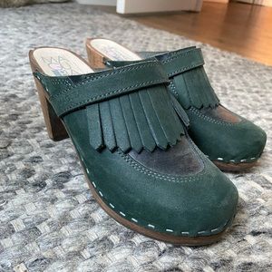 Maguba clogs in excellent used condition